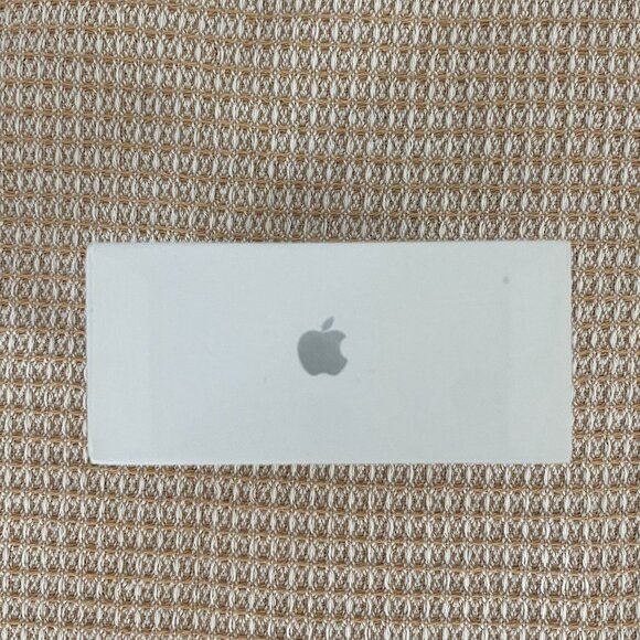 Brand new ✨APPLE AirPods Pro 2｜MagSafe charging case - Picture 4 of 5